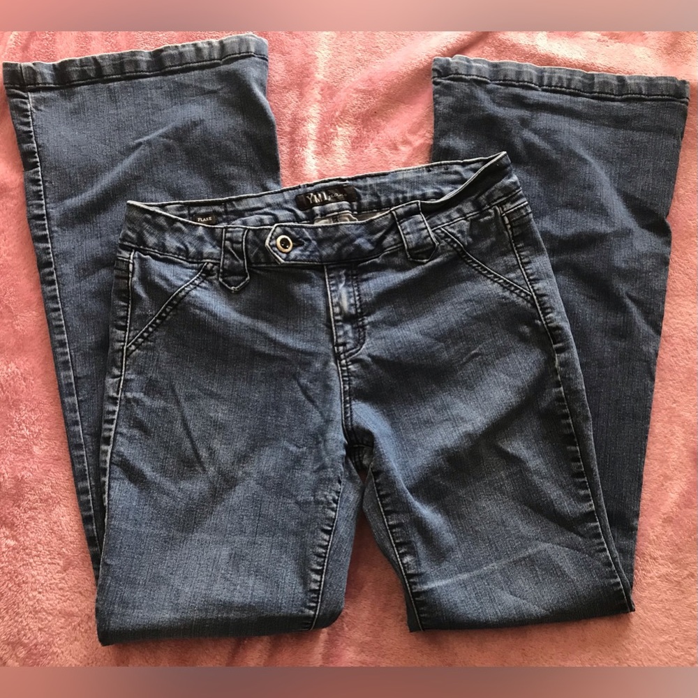 YMI Juniors Size 13 💙 Flare Leg Blue Jeans 💙 Side Tab Whiskered Finish 💙💙💙